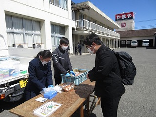 卵の販売の様子１